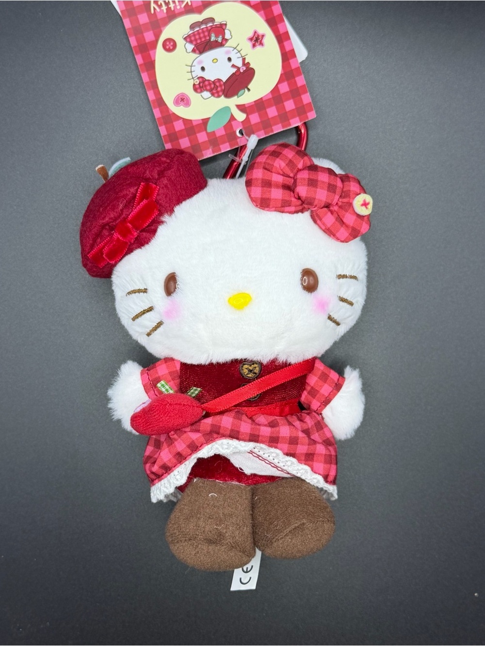 Sanrio the Autumn Apple Series Hello Kitty plush/keychain Mk188